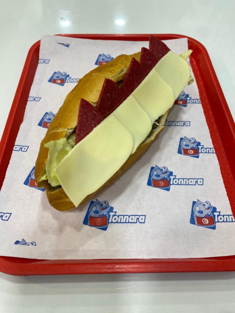 Sandwich salami fromage