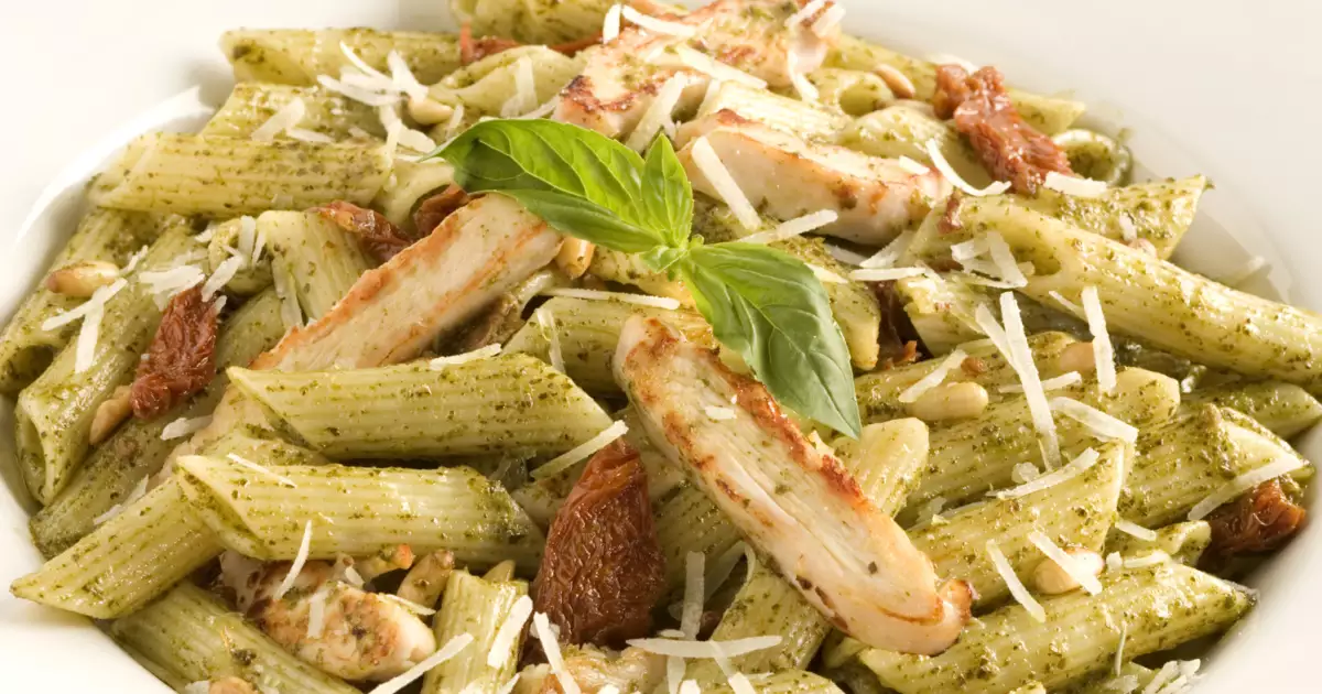 Pates au Poulet Sauce Pesto