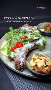 Entrecote grillée au camembert coulant