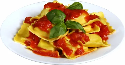 Ravioli ricotta spinaci pomodoro