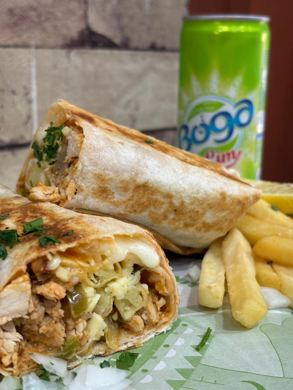 burrito viande+ frites+ boisson ou eau