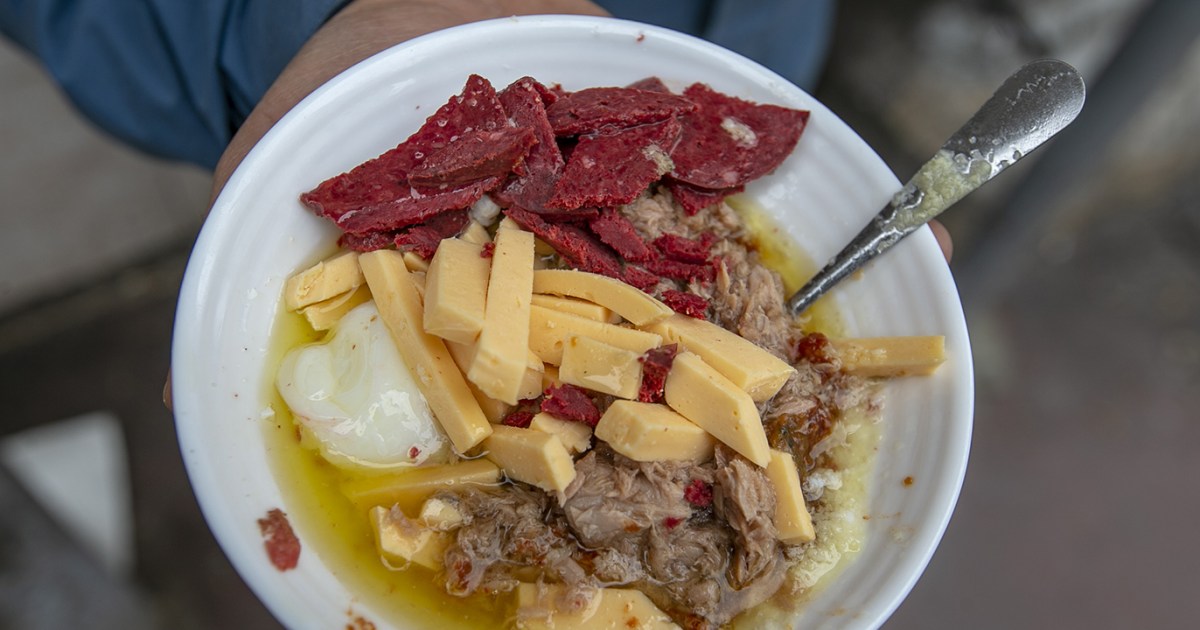 Saucisson صحفة ثوم جبن