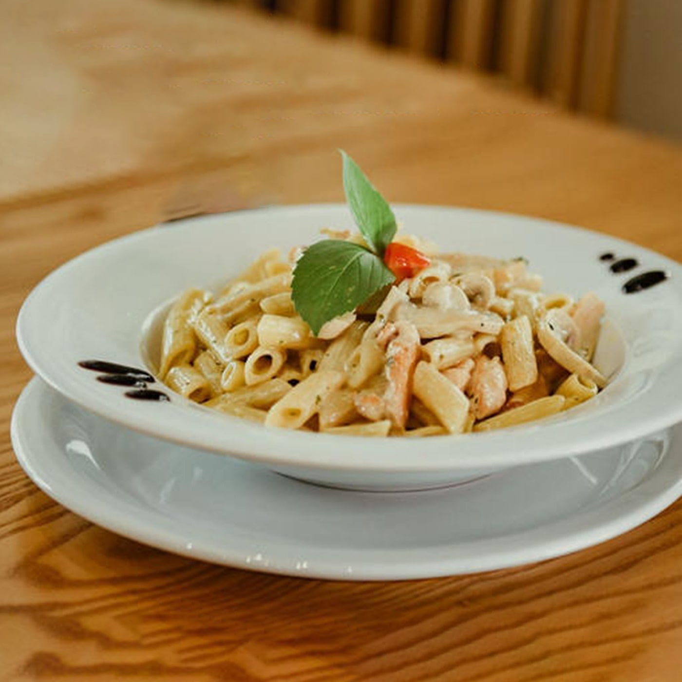 Pennes Poulet au Champignons Sauce Blanche