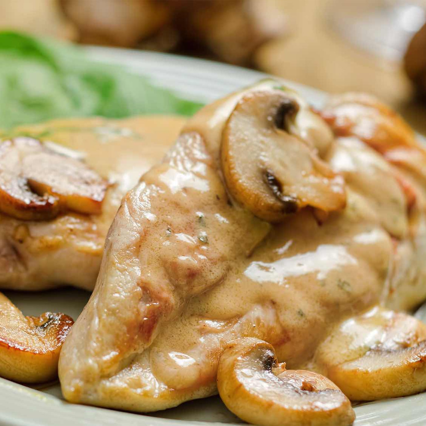 Suprême de Poulet aux Champignons