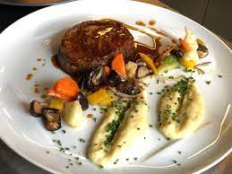 Emincé de filet de Boeuf gratinée a notre façon