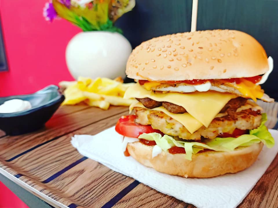 SEVEN STARS BURGER